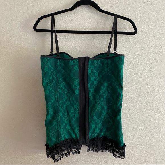 Relisted in my closet! 
🍄 Green Corset Lingerie Top Plus Size - Picture 3 of 6